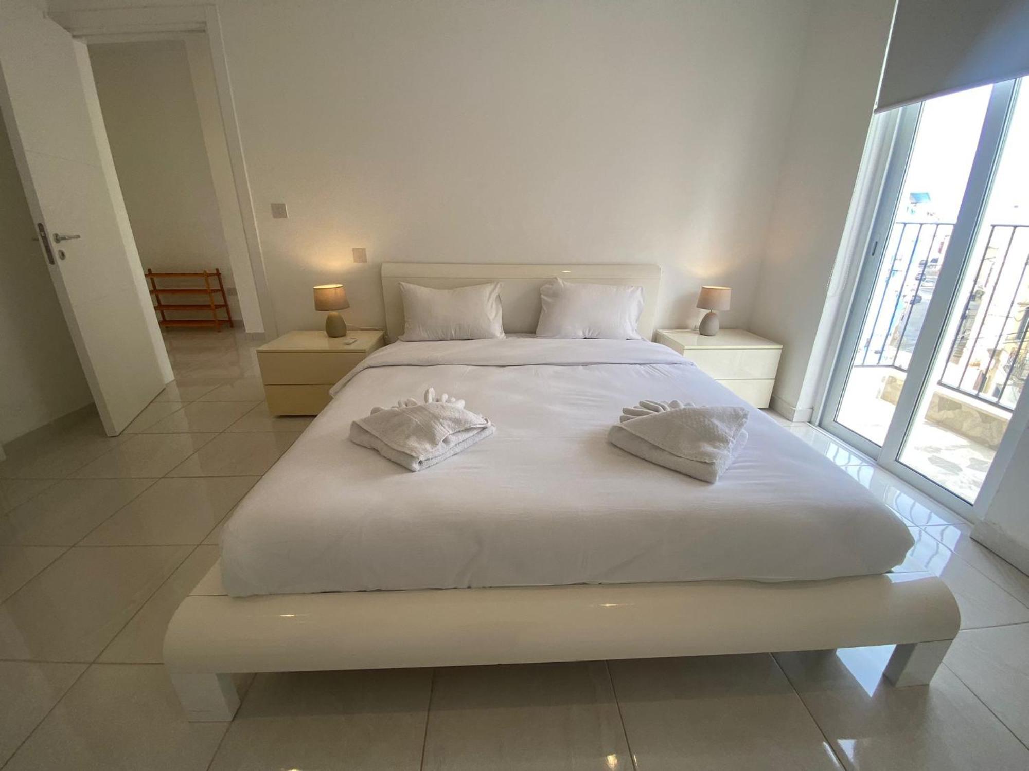 Spectacular Distant Seaview Apt Sliema Exterior foto