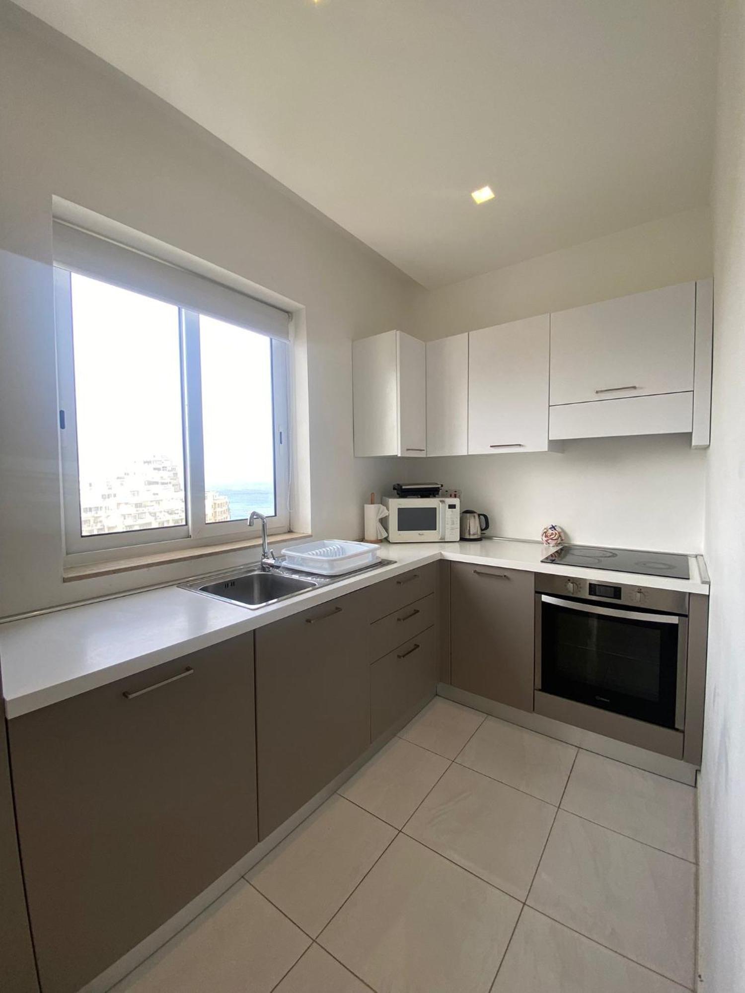 Spectacular Distant Seaview Apt Sliema Exterior foto