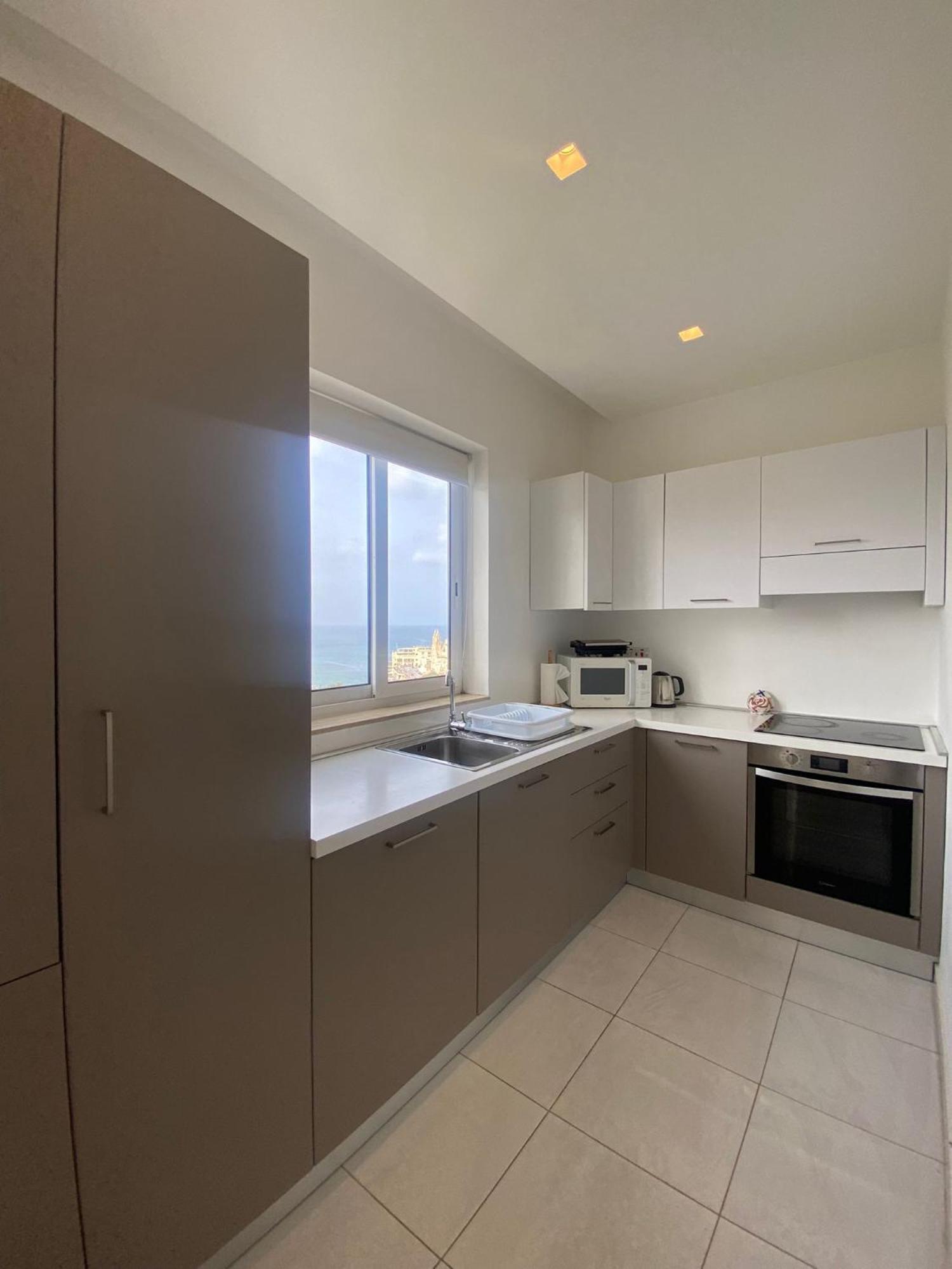 Spectacular Distant Seaview Apt Sliema Exterior foto