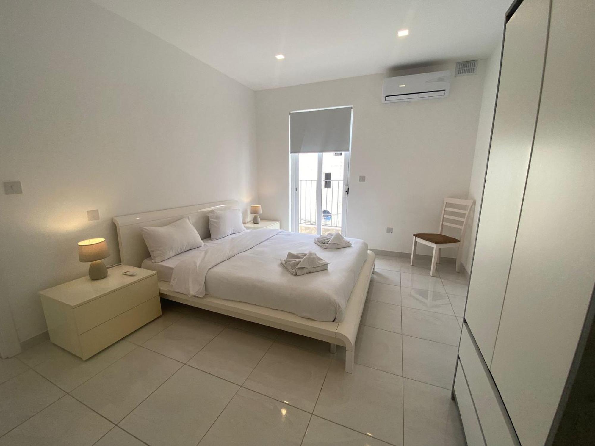 Spectacular Distant Seaview Apt Sliema Exterior foto