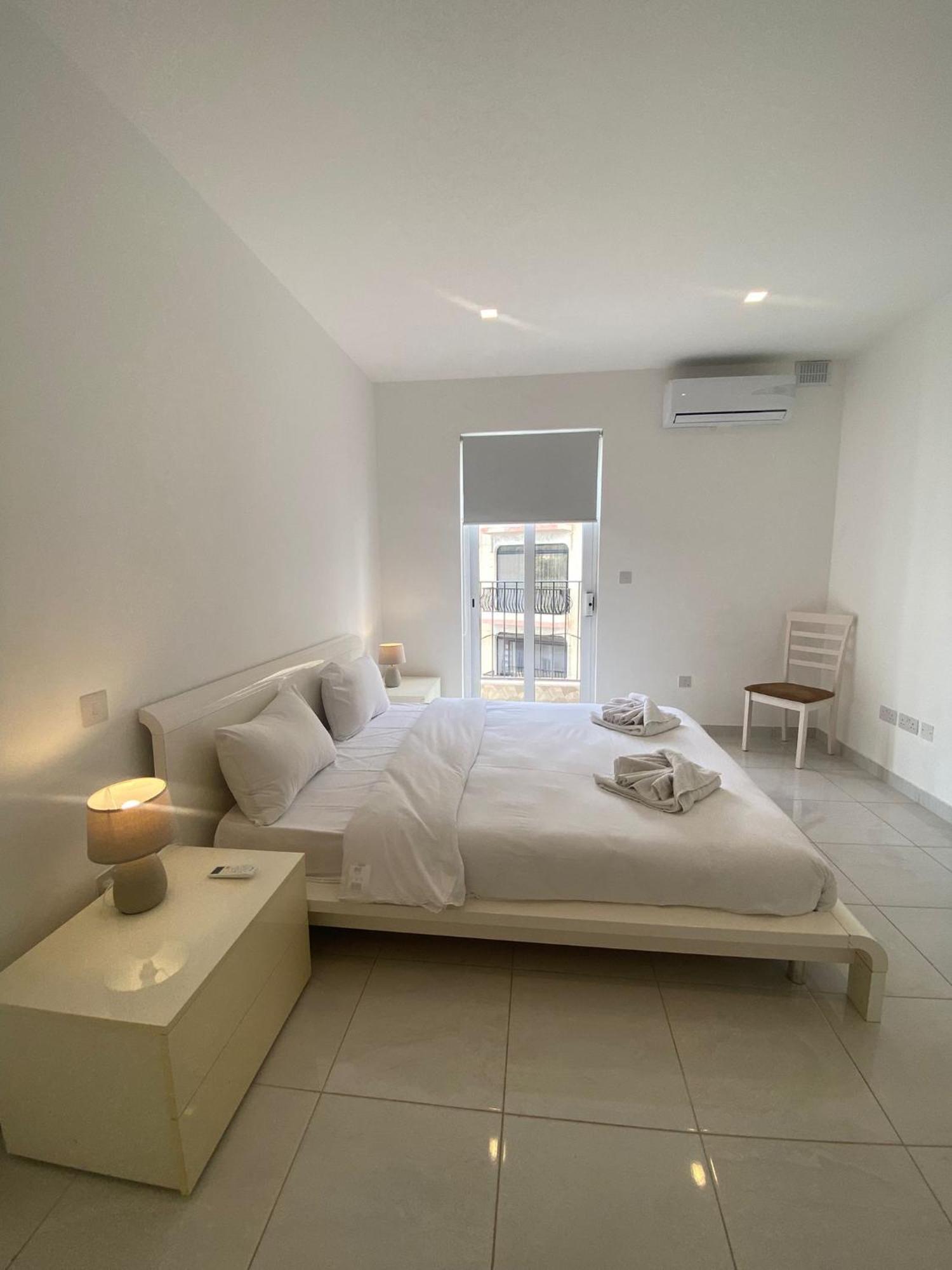 Spectacular Distant Seaview Apt Sliema Exterior foto