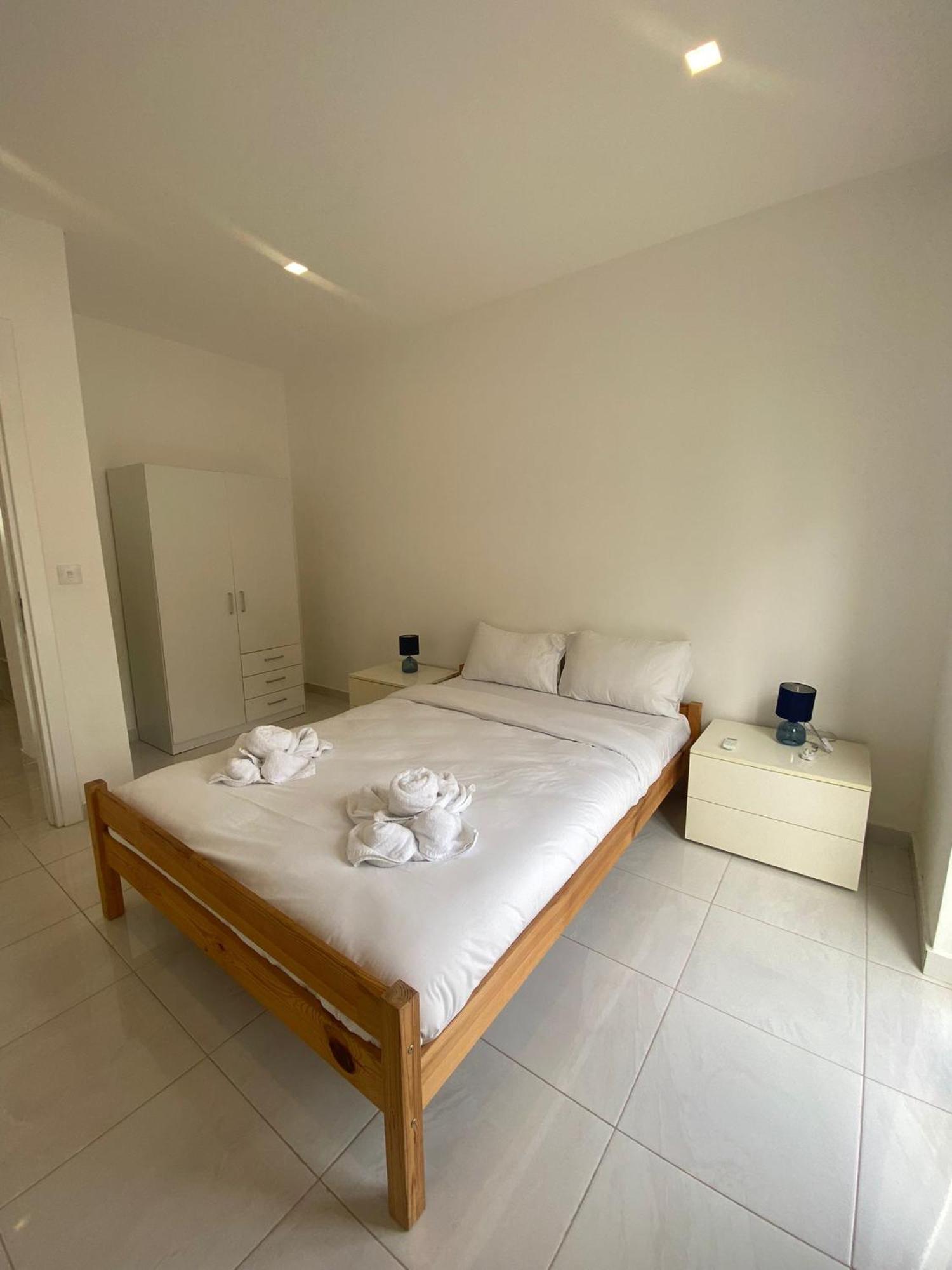 Spectacular Distant Seaview Apt Sliema Exterior foto